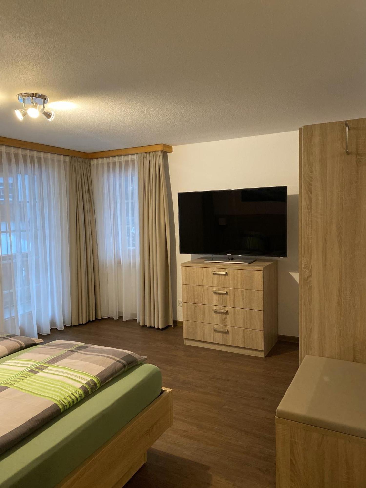 Apartments Arcadia Saas-Grund Dış mekan fotoğraf
